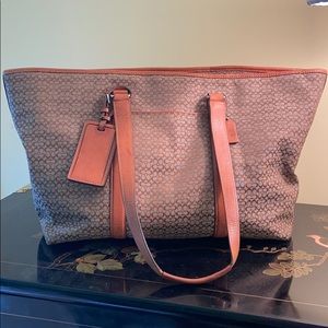 Gorgeous Coach tote bag